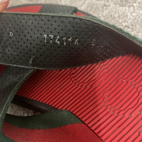 Gucci. Slipper. Size 8 ( Men) . Barely used a few times. Excellent condition. - Picture 4 of 4